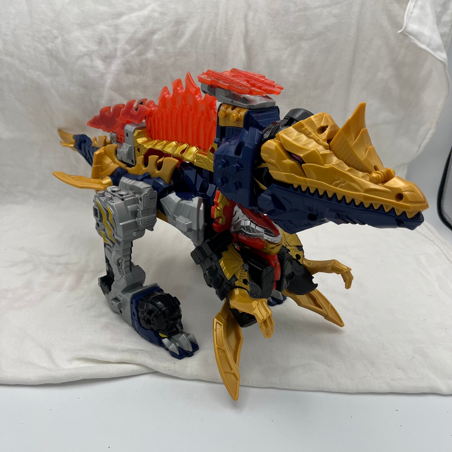 Mosarizer Zord,Dime Volcano zord/Power rangers Dino Fury