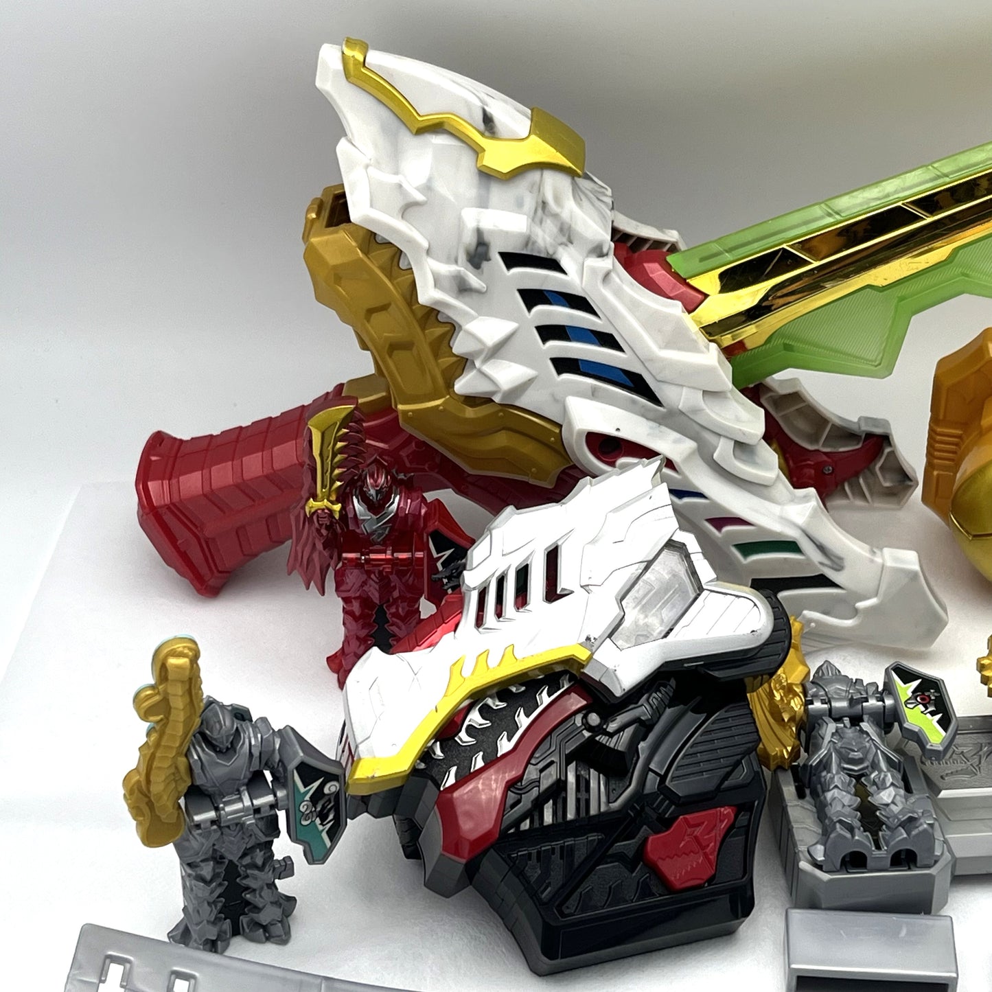 Dino Master Saber,Dino Fury Morpher set/Power rangers Dino Fury
