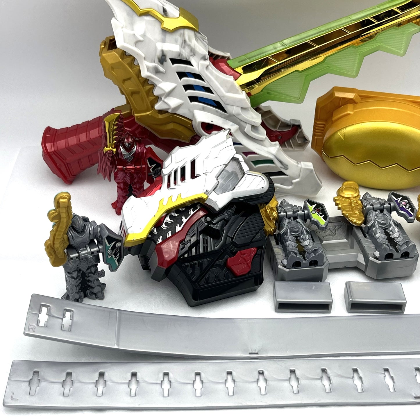 Dino Master Saber,Dino Fury Morpher set/Power rangers Dino Fury