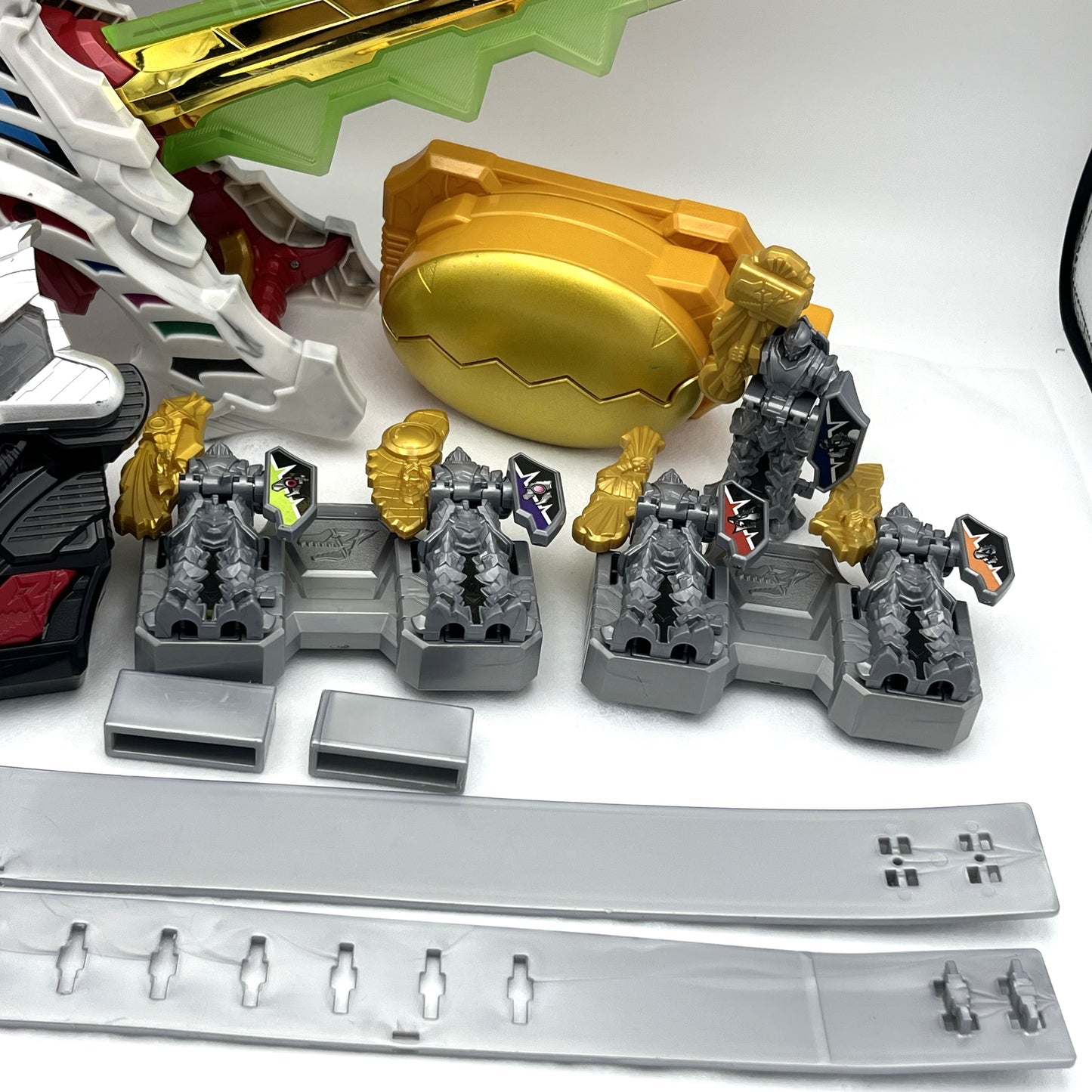 Dino Master Saber,Dino Fury Morpher set/Power rangers Dino Fury