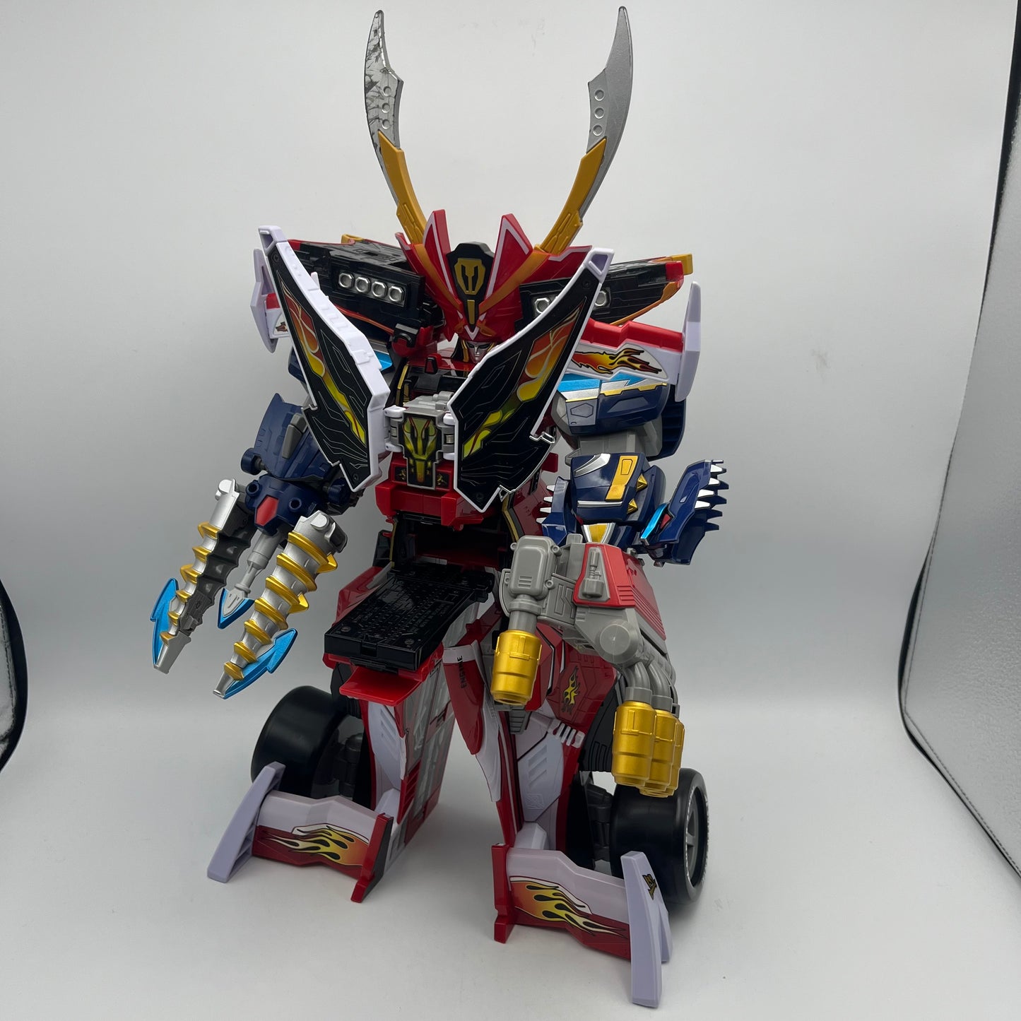 Ultimate Legendary Megazord/Super Megaforce