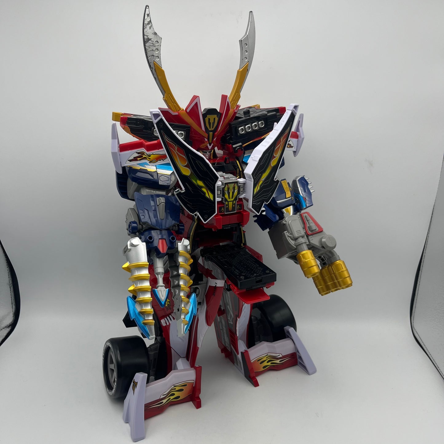 Ultimate Legendary Megazord/Super Megaforce
