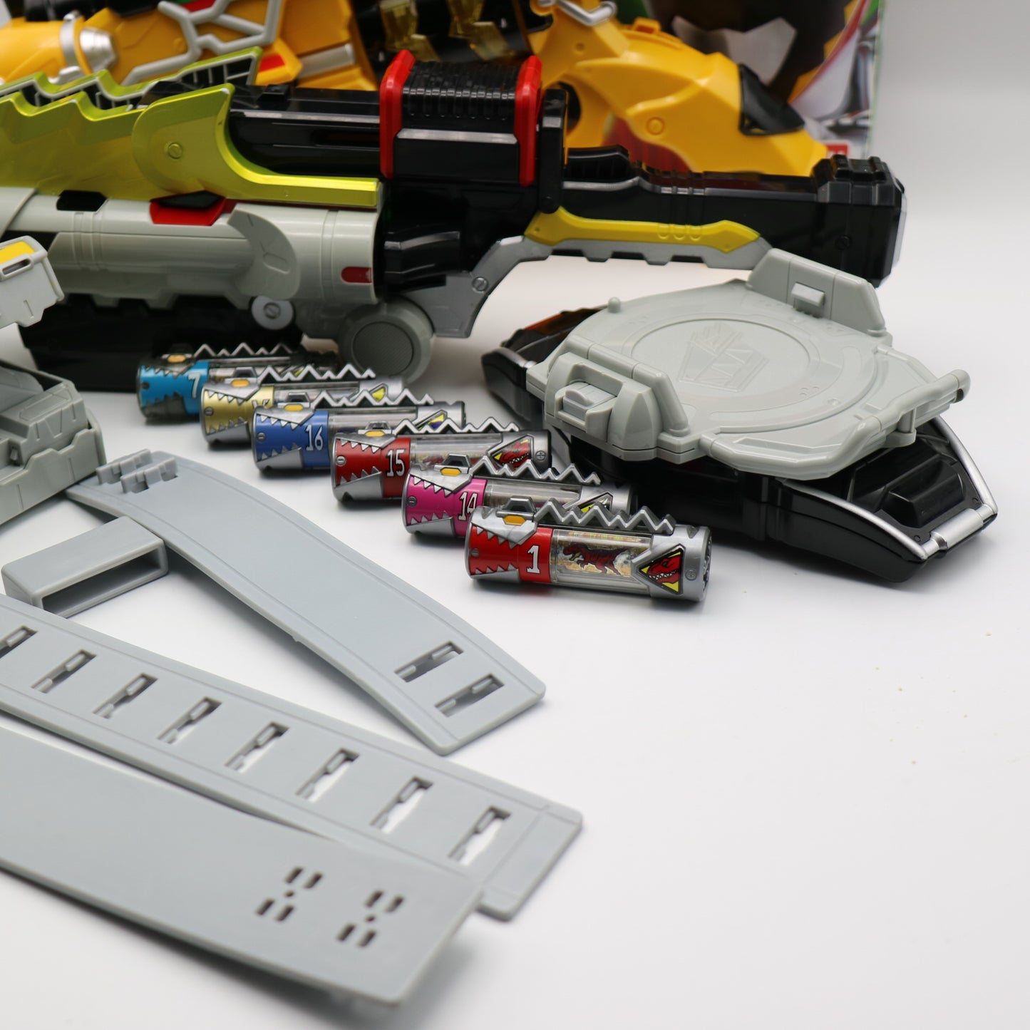Dino Morpher,Dino Saber,Dino Com/Power Rangers Dino Charge-Gaburevolver,Gaburicalibur,Mobuckle/Zyuden Sentai Kyoryuger
