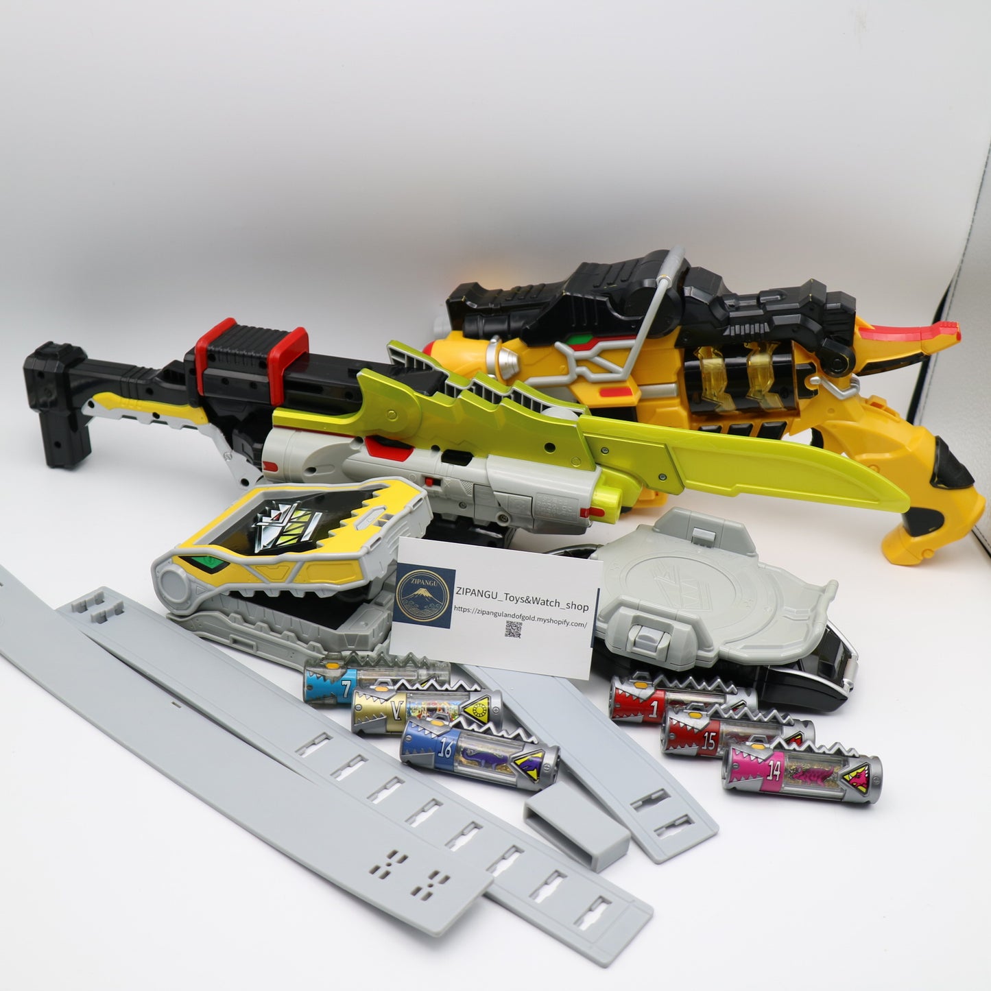 Dino Morpher,Dino Saber,Dino Com/Power Rangers Dino Charge-Gaburevolver,Gaburicalibur,Mobuckle/Zyuden Sentai Kyoryuger